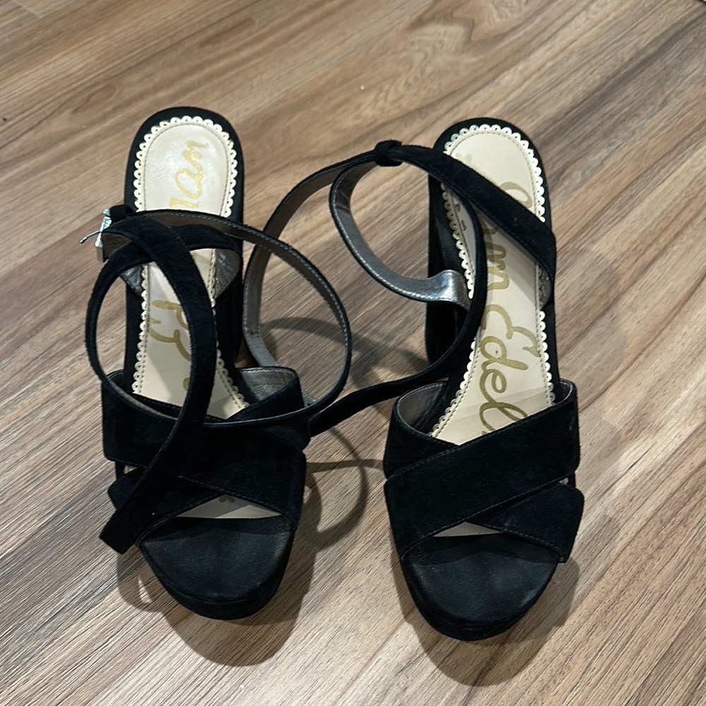 Sam Edelman Black Strappy Heels Elegant Design